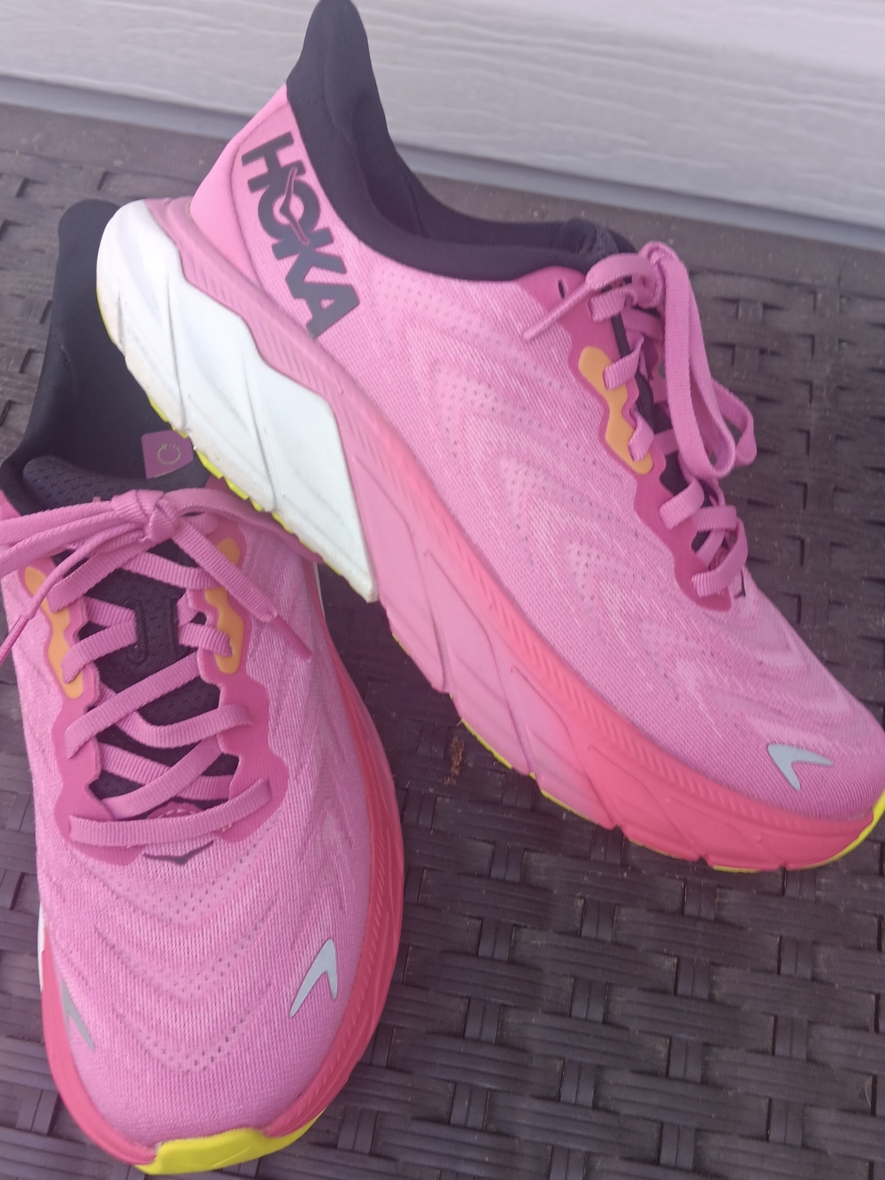 Hoka Women's ARAHI  6 Trail-Ready Running Shoes